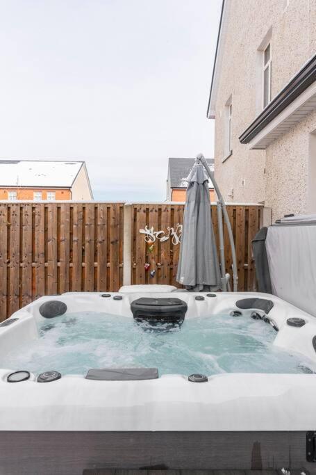 Dublin Jacuzzi Escape Leilighet Eksteriør bilde